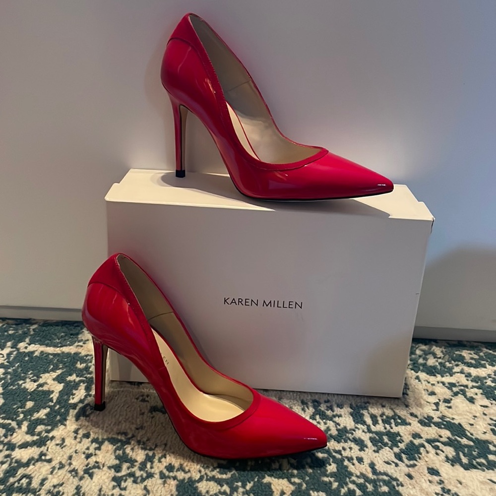Karen Millen- red patent leather pumps sz 38- red suede trim- brand new w/ box